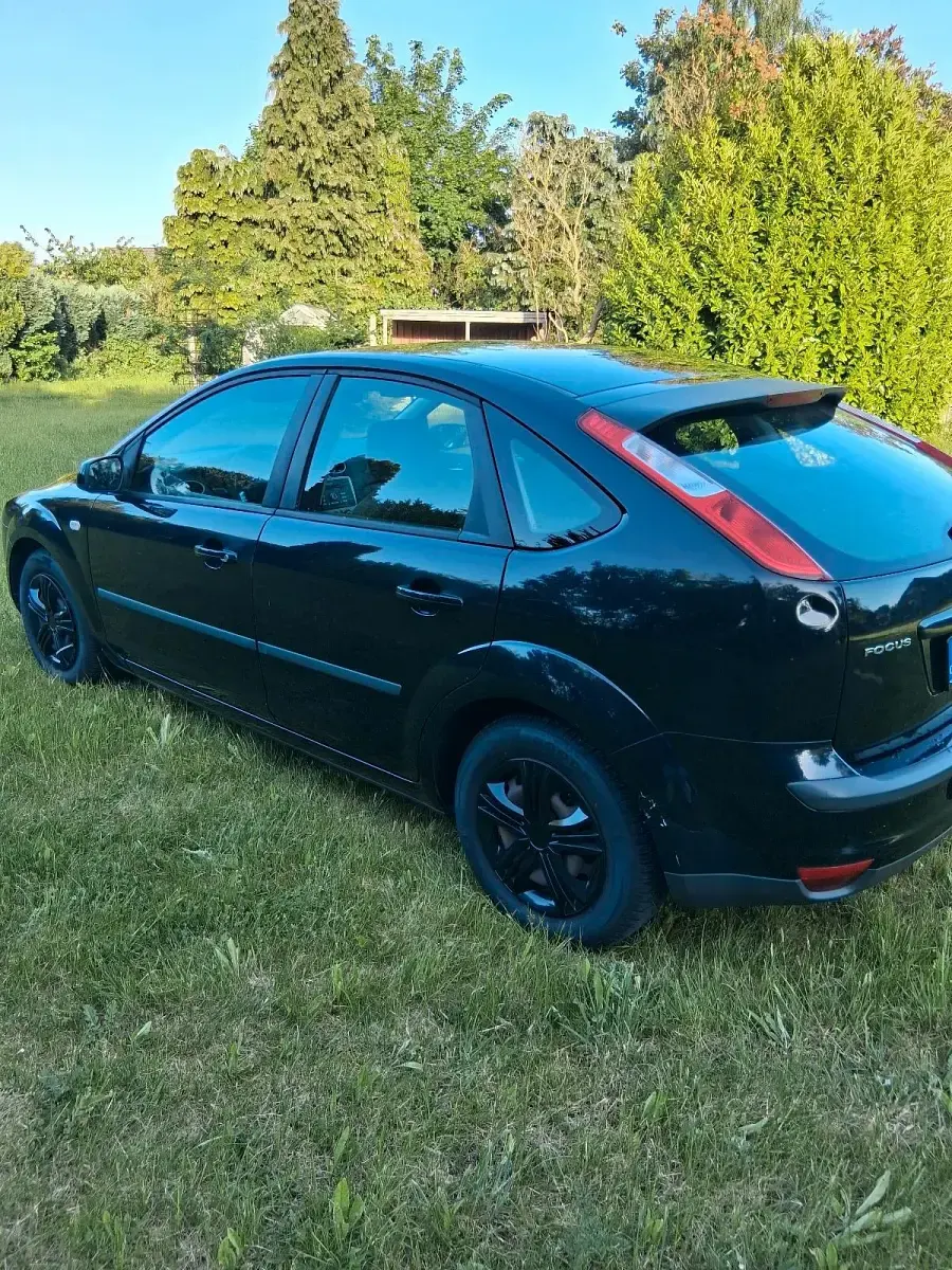 Gebraucht Ford Focus 100 PS (73 kW) 2006 Schwarz Limousine