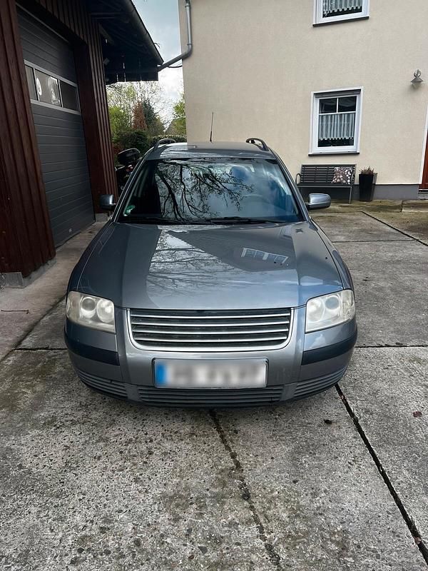 Second-hand VW Passat 101 CP (74 kW) 2001 Gri Break