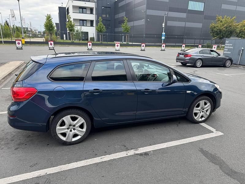 Blau Gebraucht 2011 Opel Astra Kombi | 3.499 € (Superpreis) - Bild 1/4