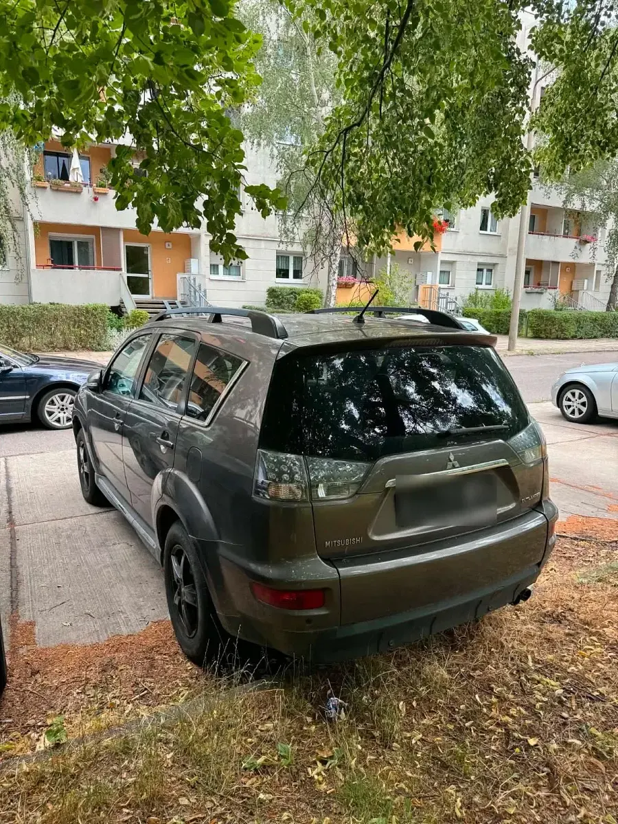 Gebraucht Mitsubishi Outlander 156 PS (114 kW) 2011 Grau SUV