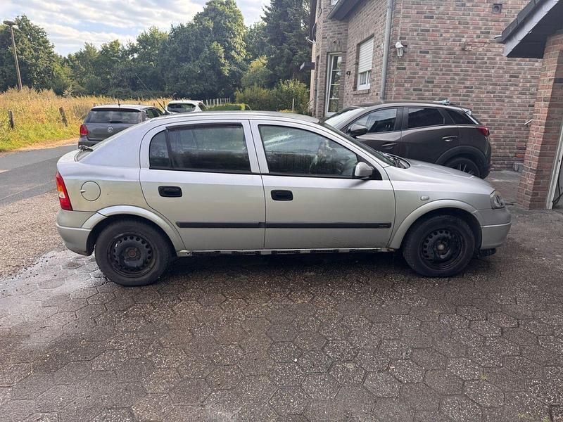 Second-hand Opel Astra 75 CP (55 kW) 1998 Argintiu Berlinǎ