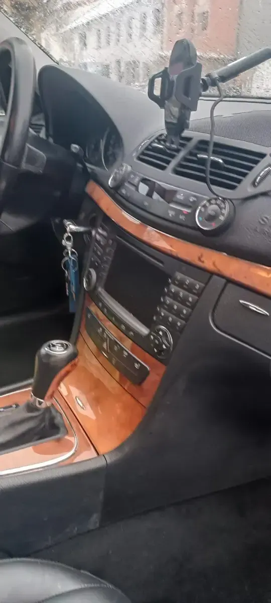 Gebraucht Mercedes E320 224 PS (164 kW) 2008 Blau Limousine