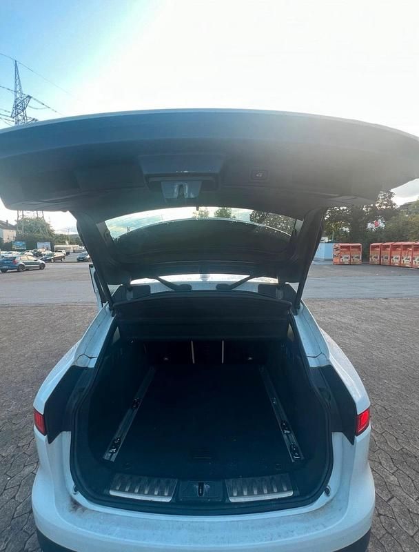 Gebraucht Jaguar F-Pace 300 PS (220 kW) 2016 Weiß SUV