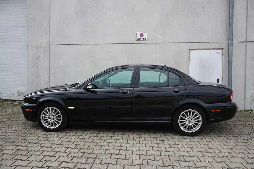 Gebraucht Jaguar X-type 145 PS (106 kW) 2009 Ultimate black . Limousine
