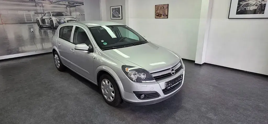 Gebraucht Opel Astra Edition 105 PS (77 kW) 2006 Silber Limousine