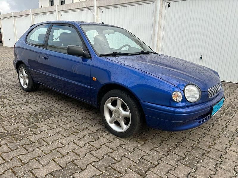 Gebraucht Toyota Corolla 86 PS (63 kW) 1999 Blau Kleinwagen