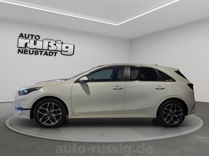 Second-hand Kia Ceed 160 CP (117 kW) 2024 Alb Hatchback