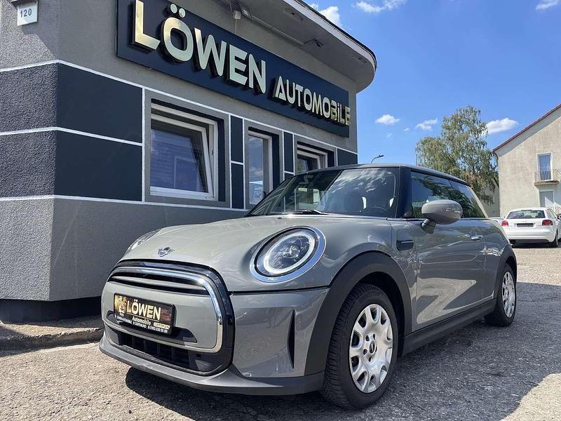 Moonwalk grey (metallic) Gebraucht 2021 Mini ONE Essential Kleinwagen | 13.149 € (Guter Preis) - Bild 1/4