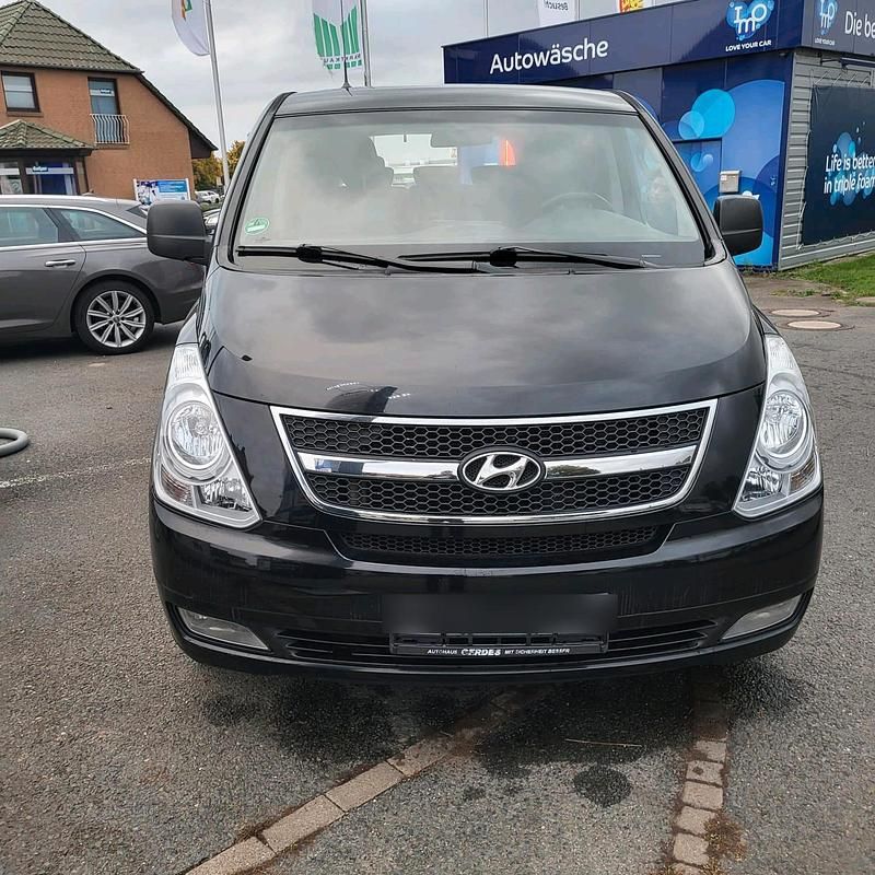 Schwarz Gebraucht 2009 Hyundai H-1 Van | 6.999 € (Fairer Preis) - Bild 1/4