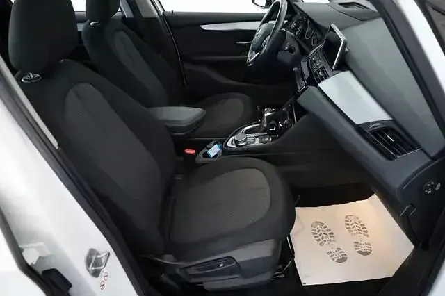 Gebraucht BMW 225 Active Tourer Advantage 224 PS (164 kW) 2017 Alpinweiss iii Van / Kleinbus