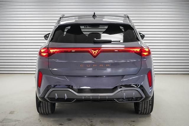 Graphenegrau metallic (r6) graphenegrau metallic (r6) Gebraucht 2025 Cupra Terramar SUV | 43.015 € (Fairer Preis) - Bild 1/4