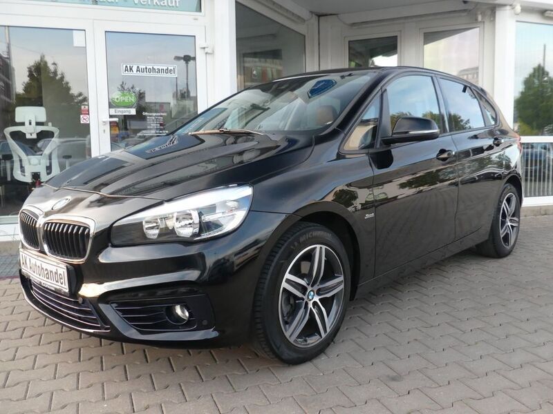 Schwarz Gebraucht 2016 BMW 218 Active Tourer Sport Line Van / Kleinbus | 15.690 € (Fairer Preis) - Bild 1/4