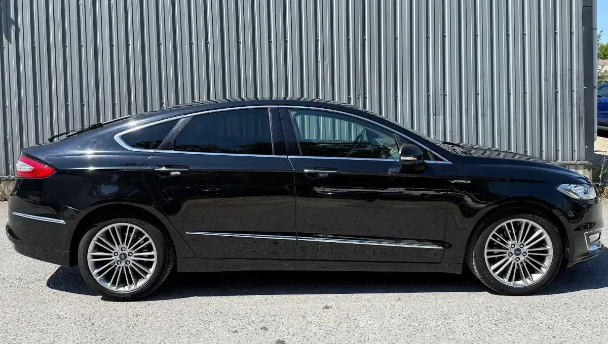 Gebraucht Ford Mondeo Vignale 179 PS (131 kW) 2018 Schwarz Limousine