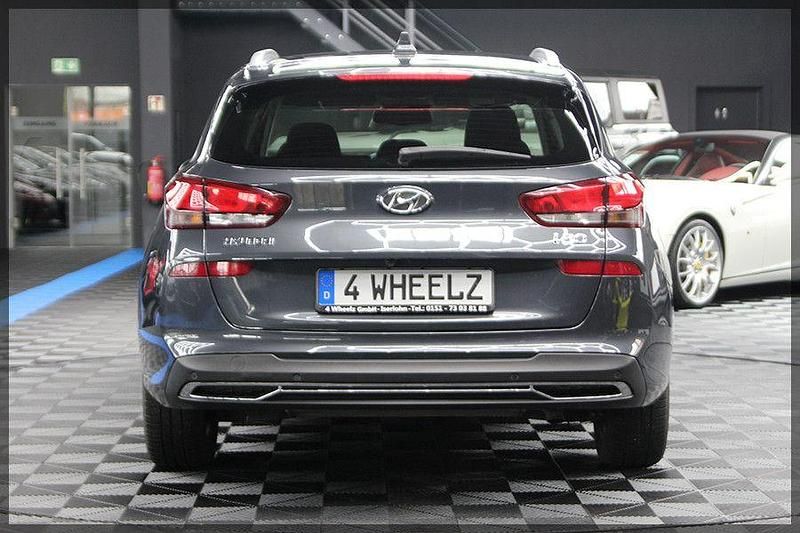 Gebraucht Hyundai i30 Prime 159 PS (116 kW) 2020 Grau Kombi