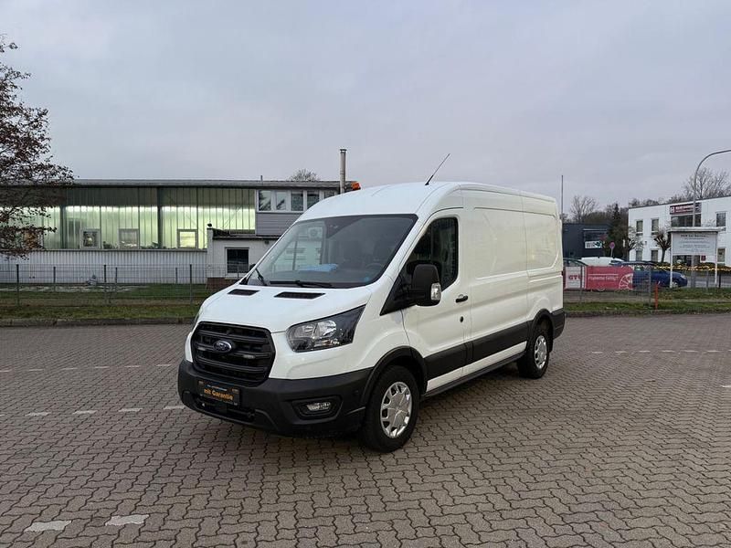Gebraucht Ford Transit Trend 131 PS (96 kW) 2022 Weiß Van / Kleinbus