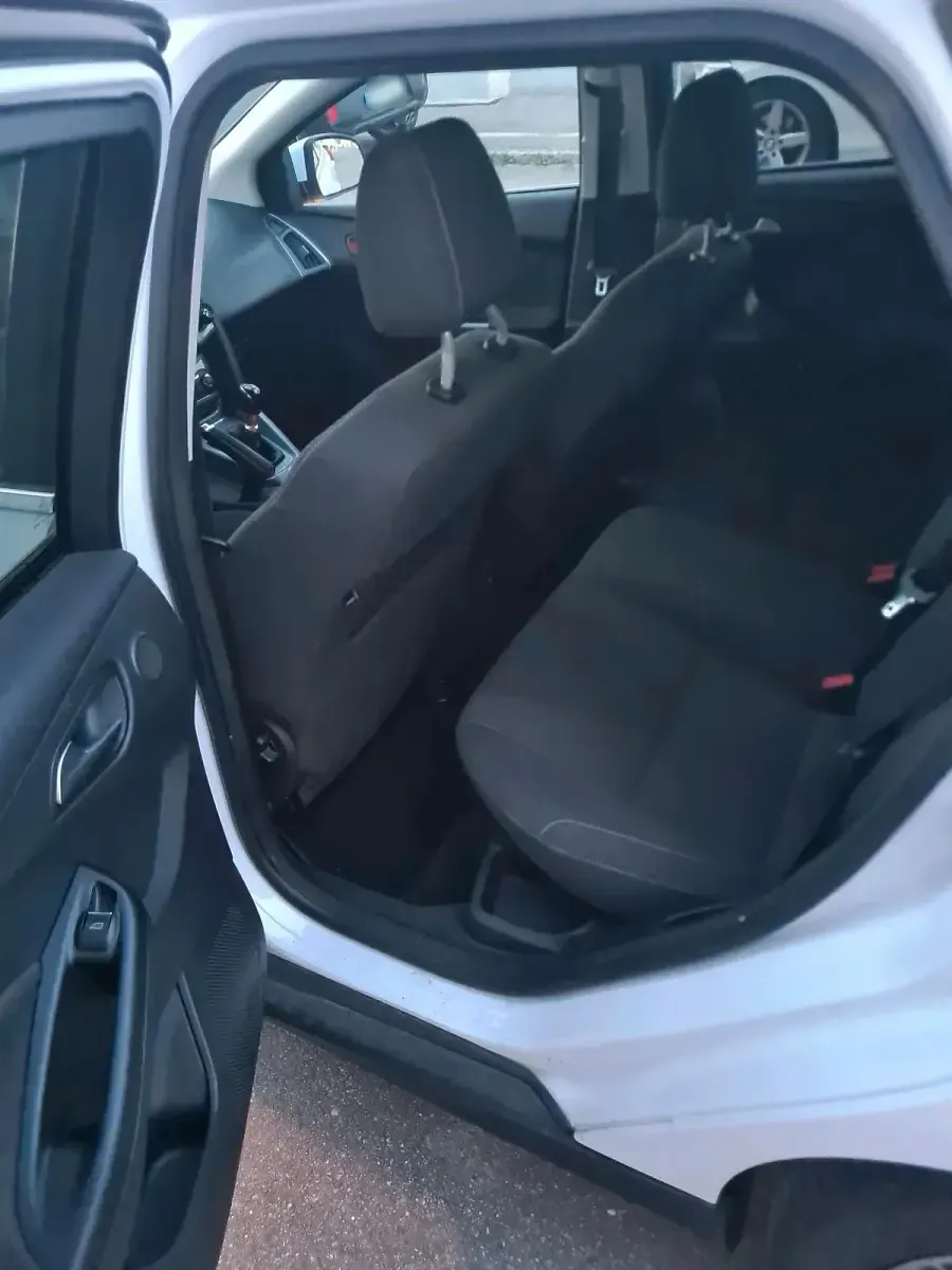 Brugt Ford Focus 116 HK (85 kW) 2012 Hvid Stationcar