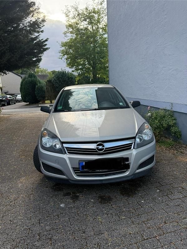 Grau Gebraucht 2003 Opel Astra Kombi | 1.500 € (Fairer Preis) - Bild 1/4