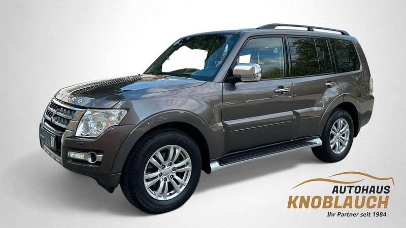 Braun Gebraucht 2017 Mitsubishi Pajero Top SUV | 22.990 € (Fairer Preis) - Bild 1/3