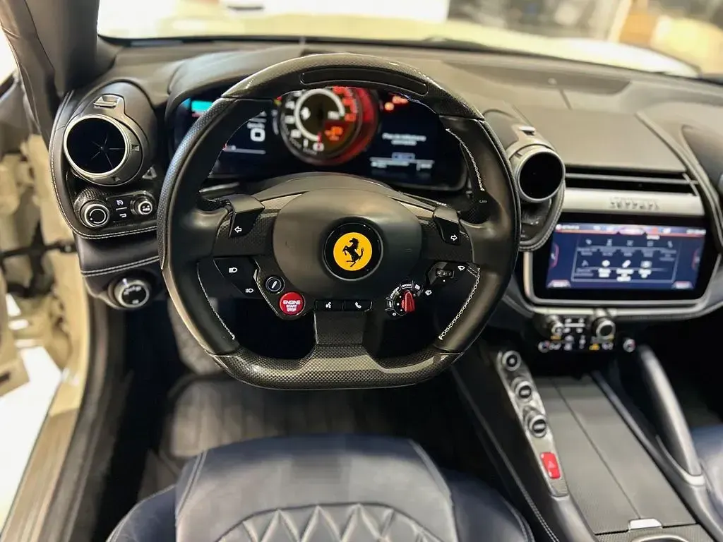 Gebraucht Ferrari GTC4Lusso 610 PS (448 kW) 2017 Weiß Kombi