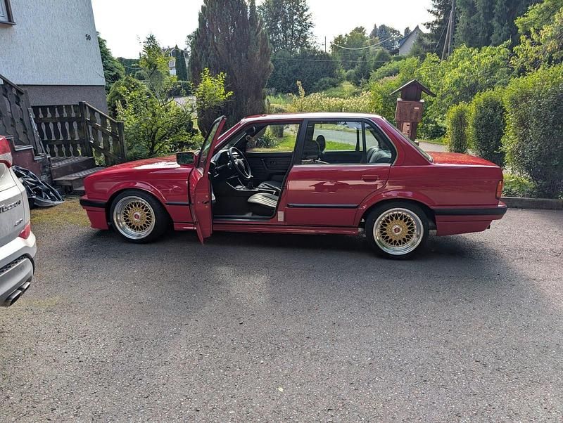 Gebraucht BMW 316 Performance 102 PS (75 kW) 1988 Rot Limousine