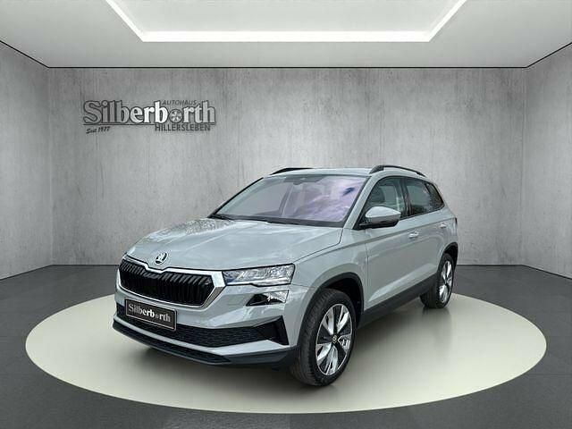 Grau Gebraucht 2024 Skoda Karoq Selection SUV | 29.990 € (Fairer Preis) - Bild 1/2