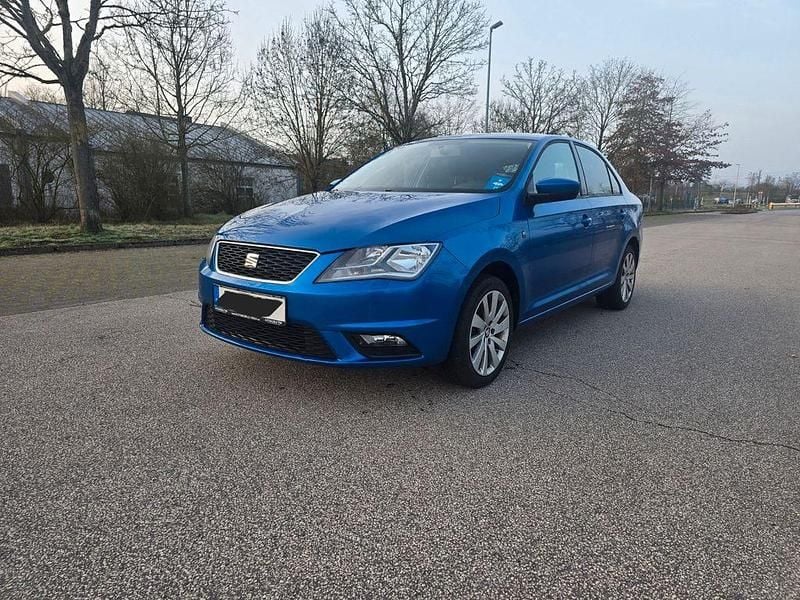 Gebraucht Seat Toledo Reference 105 PS (77 kW) 2014 Blau Kleinwagen