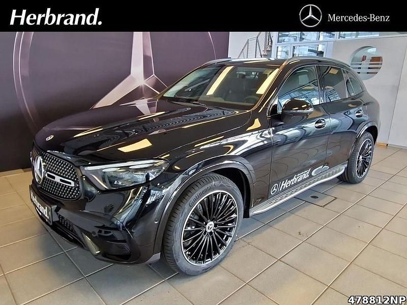 Metalliclack obsidianschwarz Gebraucht 2025 Mercedes GLC220 AMG SUV | 62.450 € (Guter Preis) - Bild 1/4