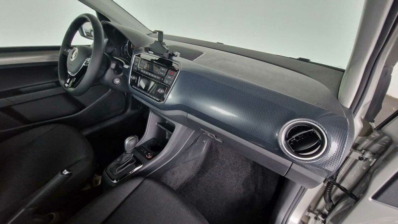 Używany VW e-up! 61 kW (83 KM) 2022 Srebrny Hatchback