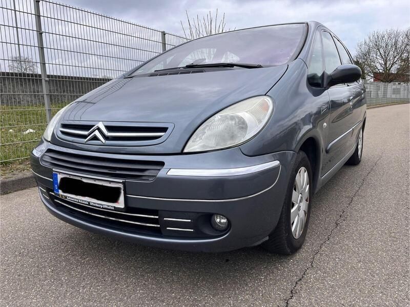Grau Gebraucht 2007 Citroën Xsara Picasso Exclusive Van / Kleinbus | 1.450 € (Fairer Preis) - Bild 1/4