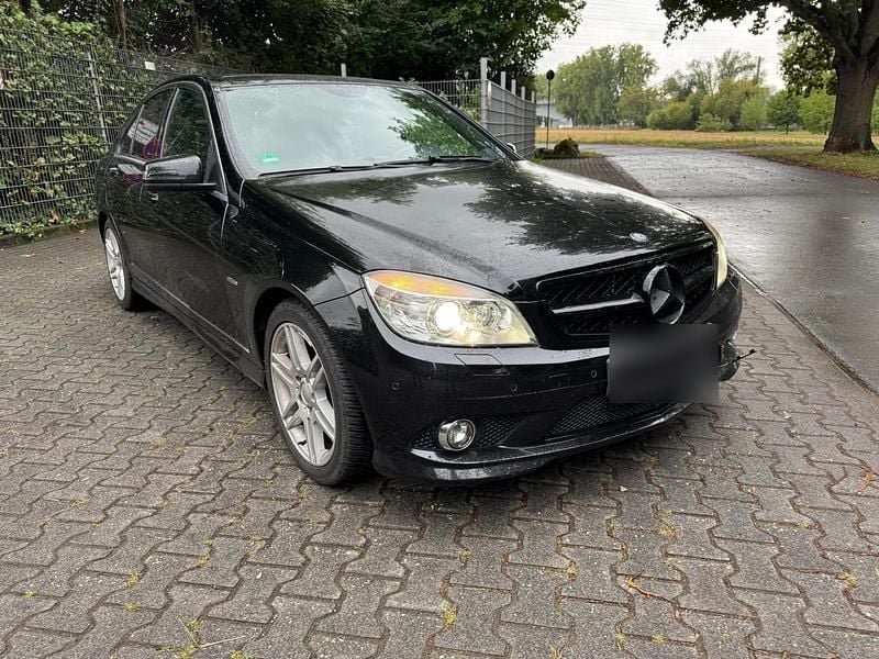 Schwarz Gebraucht 2009 Mercedes C350 AMG Limousine | 9.300 € (Fairer Preis) - Bild 1/4