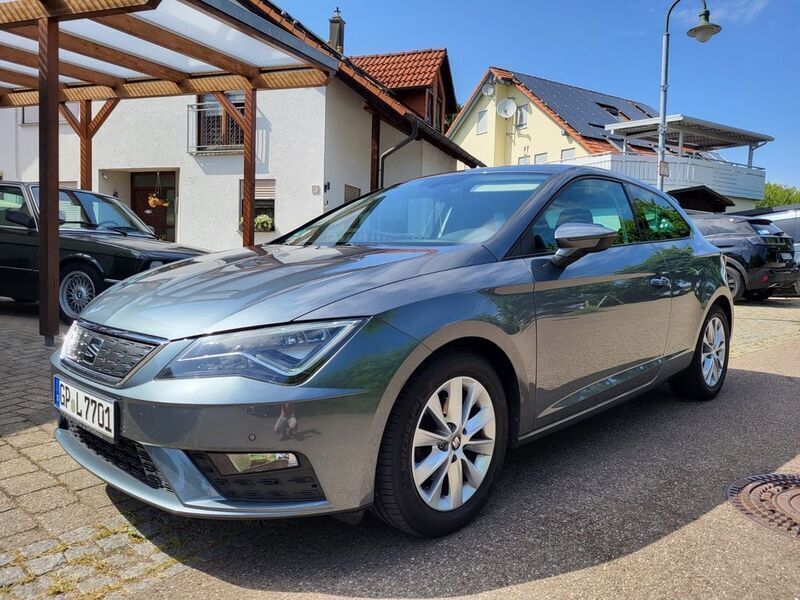 Grau Gebraucht 2018 Seat Leon SC Style Kleinwagen | 16.799 € - Bild 1/4