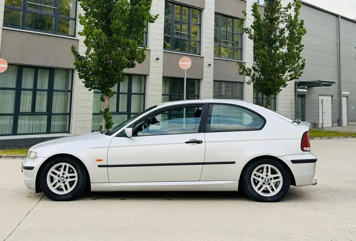 Gebraucht BMW 316 116 PS (85 kW) 2004 Silber Coupé