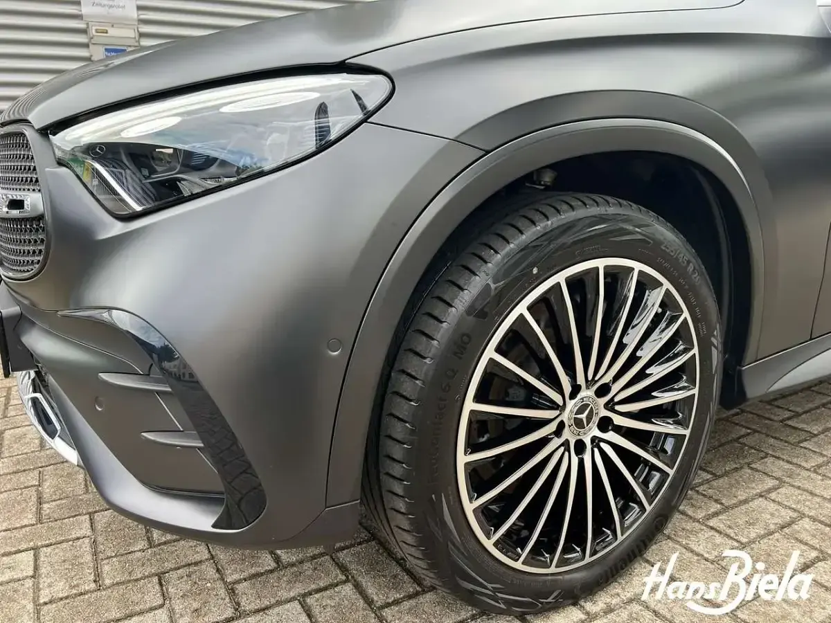 Gebraucht Mercedes GLC450 AMG 367 PS (269 kW) 2024 Manufaktur graphitgrau magno SUV
