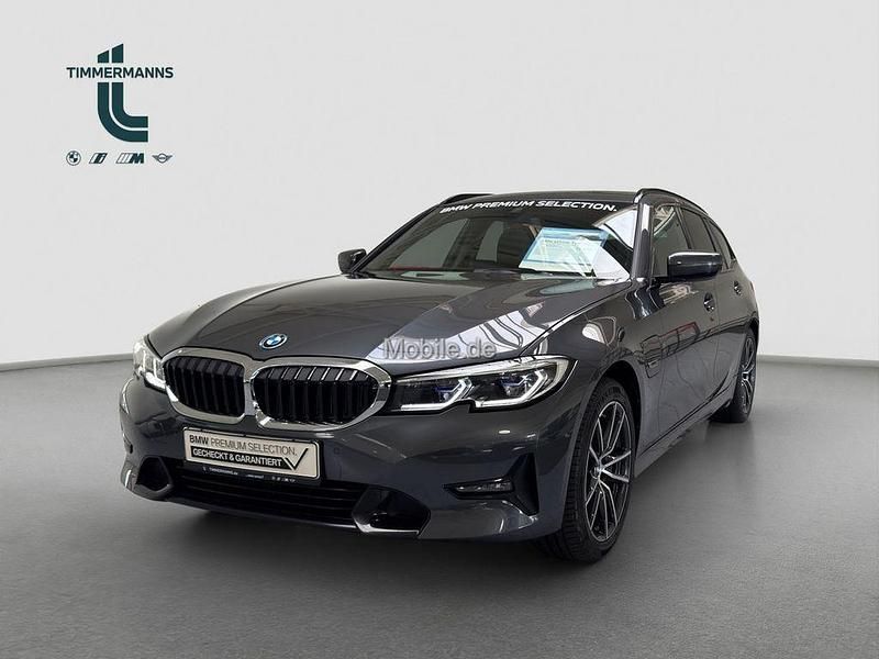 Grau Gebraucht 2022 BMW 330e Sport Line Kombi | 32.990 € (Fairer Preis) - Bild 1/4