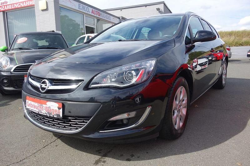 Schwarz Gebraucht 2015 Opel Astra Exklusiv Kombi | 4.490 € (Guter Preis) - Bild 1/4