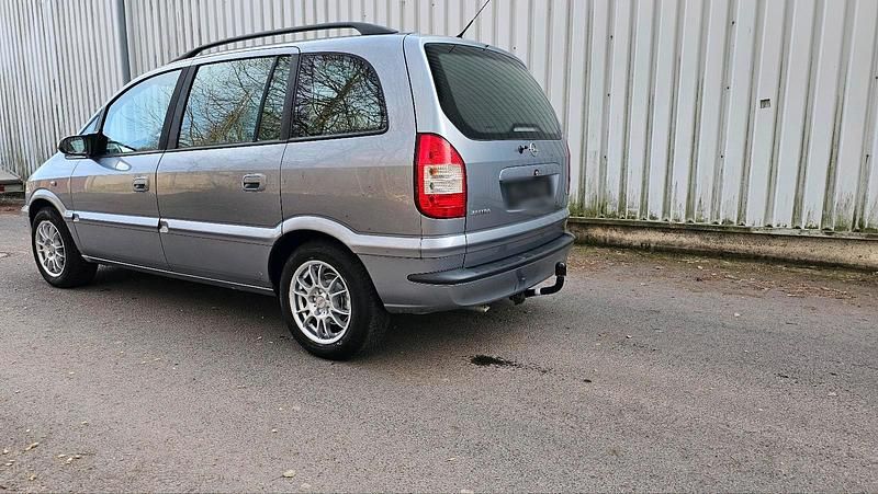 Gebraucht Opel Zafira 125 PS (91 kW) 2004 Grau Van / Kleinbus
