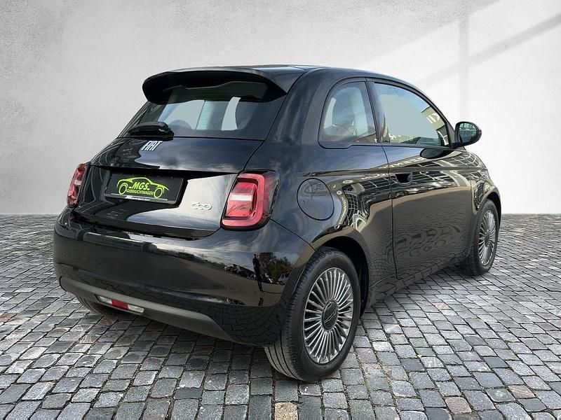 Gebraucht Fiat 500e Icon 69 kW (95 PS) 2023 Onyxschwarz Limousine