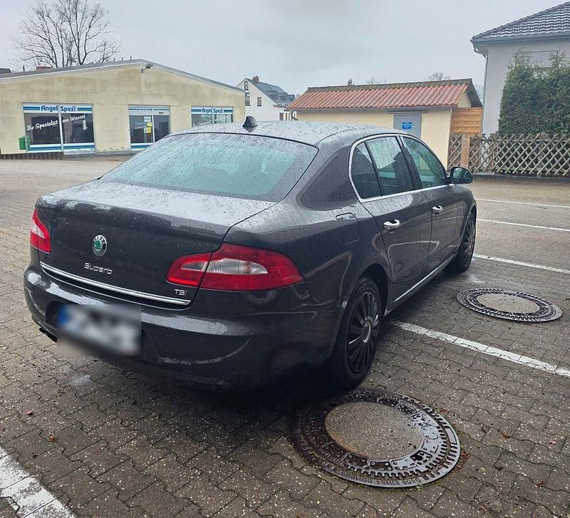 Gebraucht Skoda Superb Ambition 160 PS (117 kW) 2009 Braun Limousine