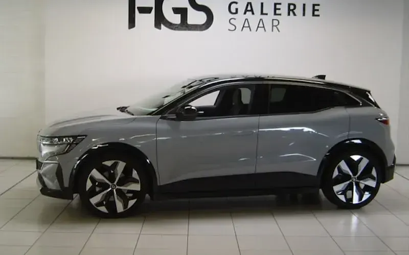Usata Renault Megane E-Tech Techno 160 kW (218 CV) 2022 Grigio Berlina