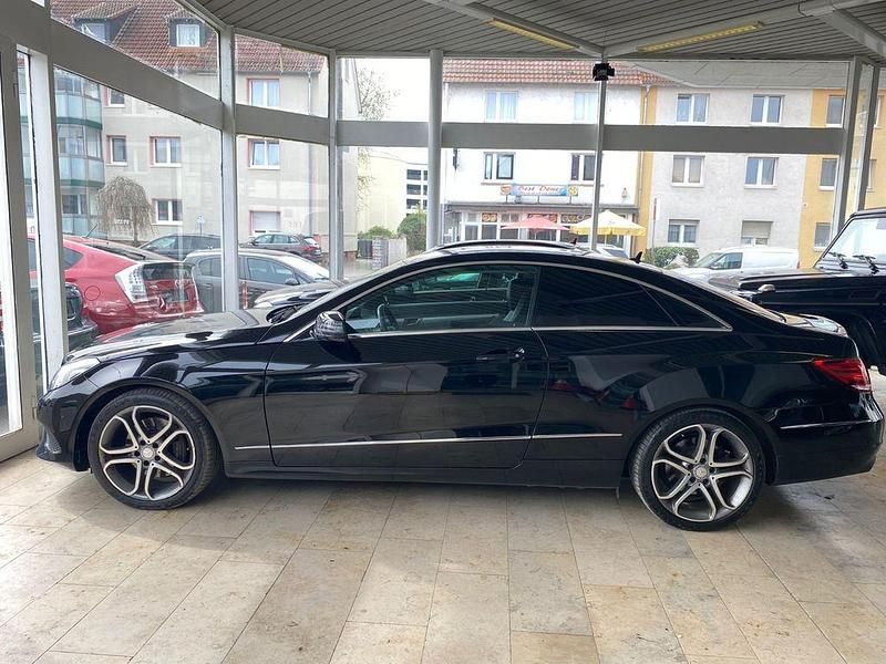 Gebraucht Mercedes E220 170 PS (125 kW) 2013 Schwarz Coupé