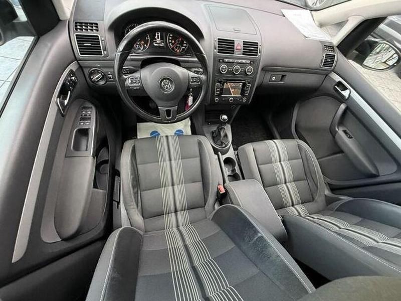 Gebraucht VW Touran Match 105 PS (77 kW) 2013 Silber Van / Kleinbus