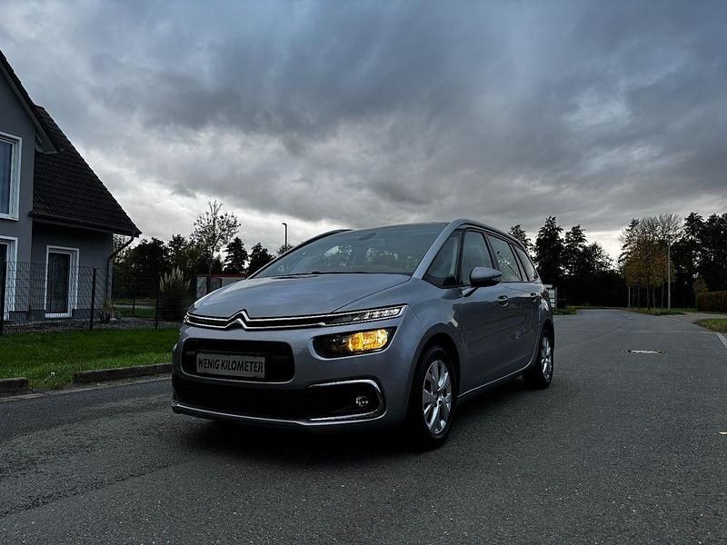 Grau Gebraucht 2021 Citroën C4 SpaceTourer Van / Kleinbus | 16.990 € (Fairer Preis) - Bild 1/4