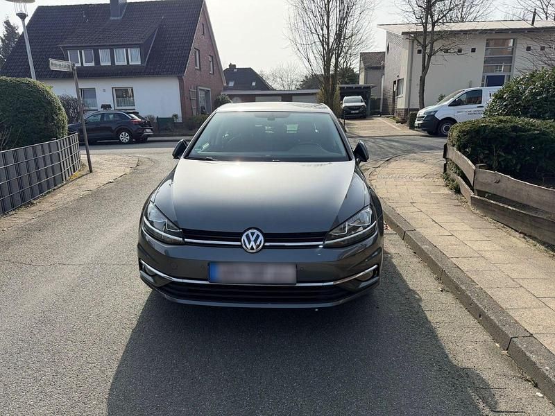 Gebraucht VW Golf VII Join 116 PS (85 kW) 2018 Grau Kleinwagen