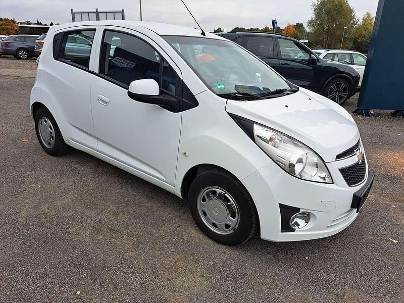 Weiß Gebraucht 2011 Chevrolet Spark LS Kleinwagen | 3.490 € (Etwas zu teuer) - Bild 1/4