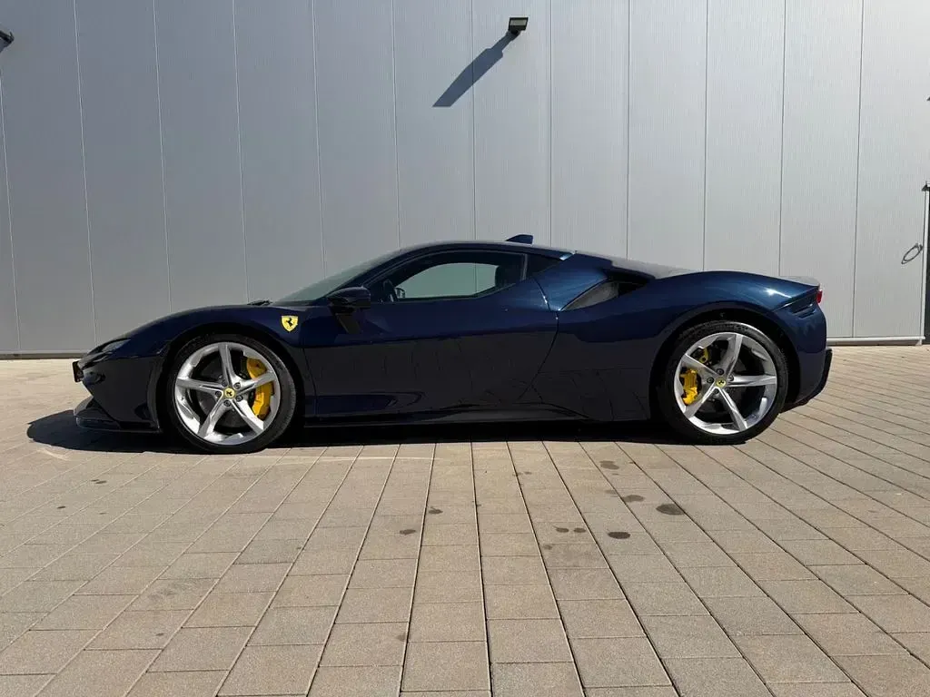 Second-hand Ferrari SF90 999 CP (734 kW) 2023 Albastru Coupe