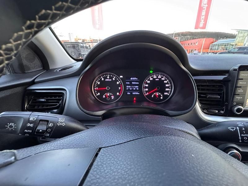 Gebraucht Kia Stonic 120 PS (88 kW) 2019 Schwarz SUV