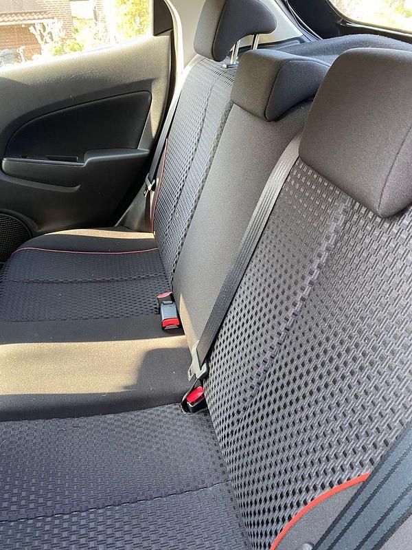 Second-hand Mazda 2 Edition 75 CP (55 kW) 2011 Negru Hatchback