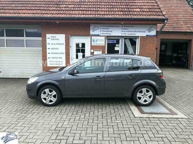 Usata Opel Astra Edition 90 CV (66 kW) 2009 Grigio Utilitaria