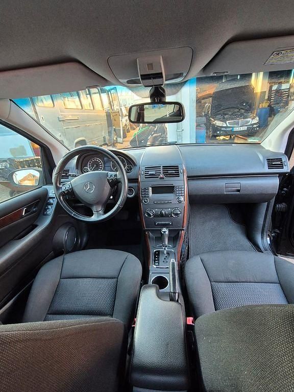 Gebraucht Mercedes A180 Elegance 109 PS (80 kW) 2008 Schwarz Van / Kleinbus