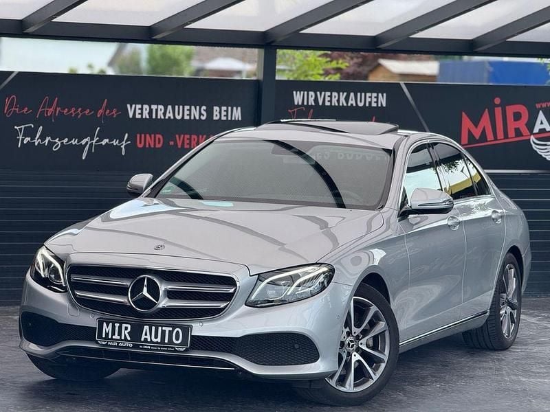 Silber Gebraucht 2018 Mercedes E200 Limousine | 27.900 € (Teuer) - Bild 1/4